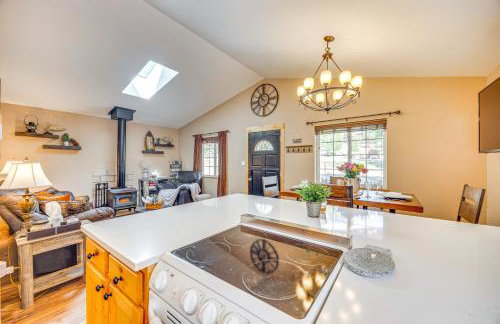 Cabin in Eleven Mile Village with Patio and Gas Grill! - Foto 9