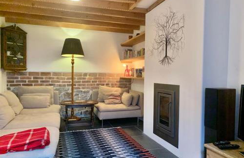 Lovely Cottage by Coastal Footpath & Surf Beaches! - Photo 32