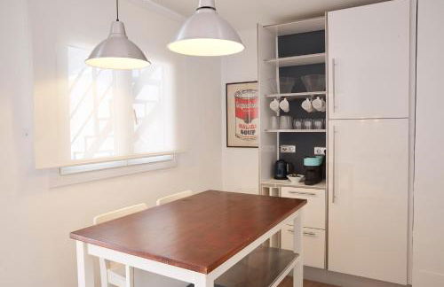 City Center Penthouse with Solarium 2 minutes from the Beach - Photo 14