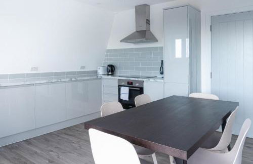 Newly Refurbished 2 bed with Fantastic View - Foto 15