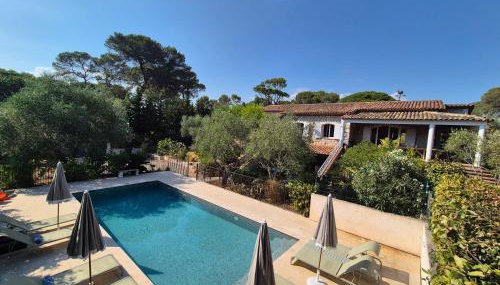 Romantic villa with pool, ideal for 2-4 people - Photo 3