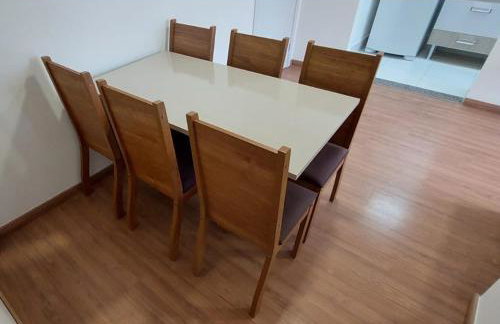 Apartamento aconchegante, linda vista e com garagem - Foto 8