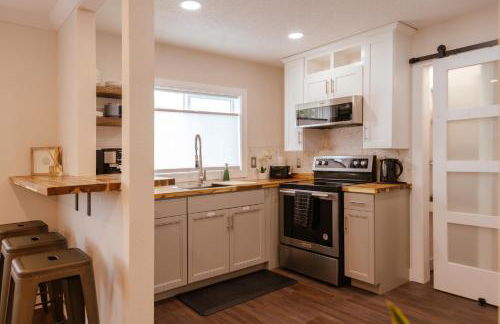 Shares Courtyard Luxury Apt - NEW! - Foto 22