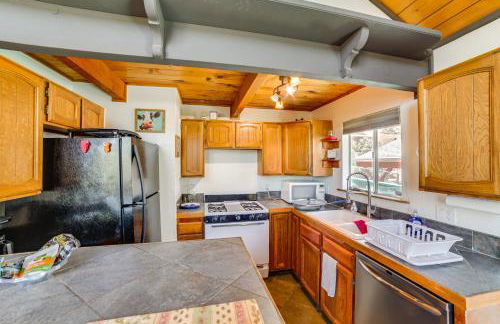 Frazier Park Cabin with Ping-Pong Table, Near Trails - Foto 7