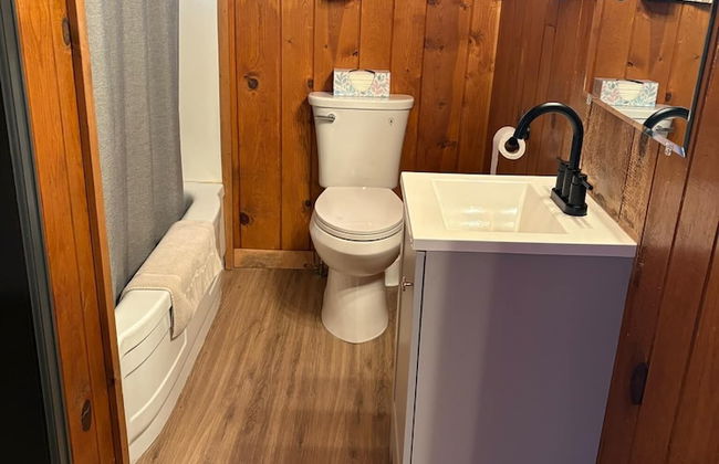 Backcountry Outfitters - Foto 18