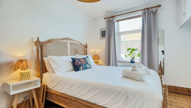 Stylish 2BD with Private Garden & Sauna - Foto 5, Habitación