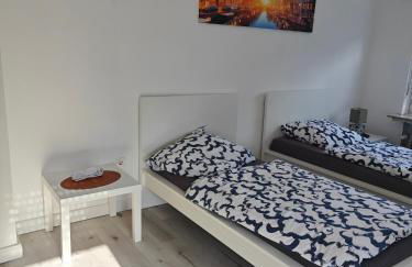 Haus 2 Etagen Garten 1 Badezimmer,1 Gäste Wc 200 Qm 5 Betten Gehoben mit Garten - Foto 37