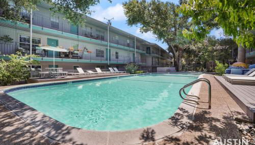 Chic Poolside Homebase Steps from South Congress - Foto 4