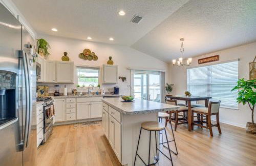 Furnished Lanai and Golf Cart The Villages Home! - Foto 9