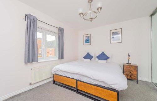Central Townhouse Tipton - Sleeps 8 - Ideal for Contractors & Families - Foto 16
