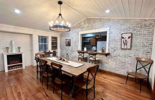 Golden Acres Ranch Hot Tub+Gameroom+Creek & wifi - Foto 13