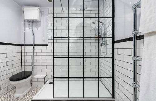 Bifolds, enclosed garden. Southport character home - Foto 24