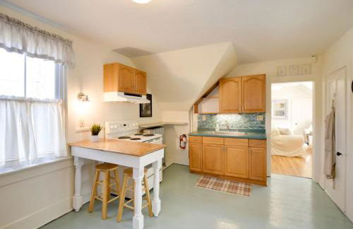 Walk to Downtown Saco from Cozy Coastal Apt - Photo 13