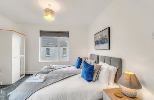 JUNGLE HOT TUB, games room, near eateries, micro brewery, pubs, beauty salons and boutique shops, Argyle, free Netflix, in the heart of Plymouth - Dogs welcome - Hosted by Absolute Accommodation Plymouth - Foto 28