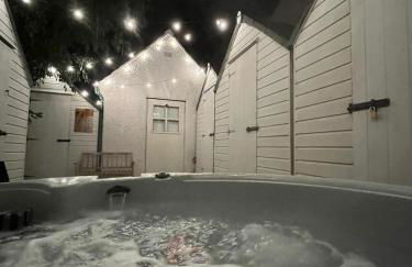 The Telephone exchange very quaint hot tub stay - Foto 24