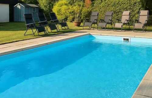 April Cottage - Photo 4