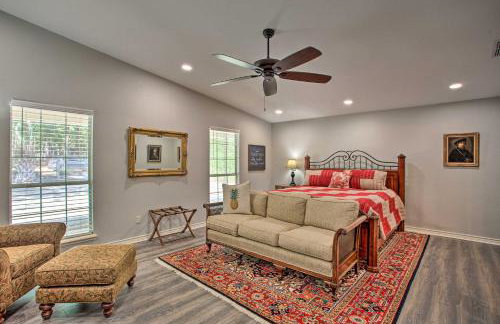 Holly Lake Retreat w/ 2 Community Pools & Yard - Foto 12