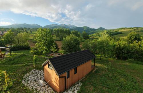 Dushka Mountain Cabin - Photo 1