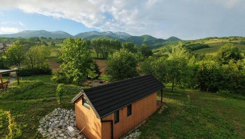 Dushka Mountain Cabin - Photo 1, Garden