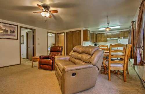 Cozy Angler's Apt - Steps to Trout Fishing River! - Foto 6