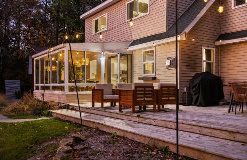 Lakefront Retreat, Mins to Dtown, Firepit, Hot Tub, Pet friendly! - Foto 8