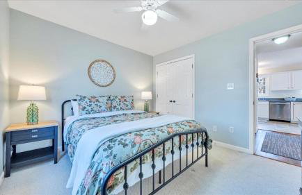 Lakefront 3BR with Dock, Fire Pit, Lawn Games, and Game Room - Foto 18