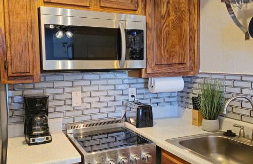 Cozy Updated Cove of Heaven, 5mins to Lake Hefner! - Photo 5