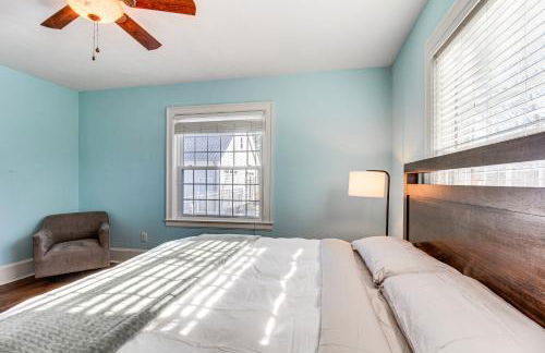 Pool, Patio and Putting Green Manchester Getaway - Foto 12