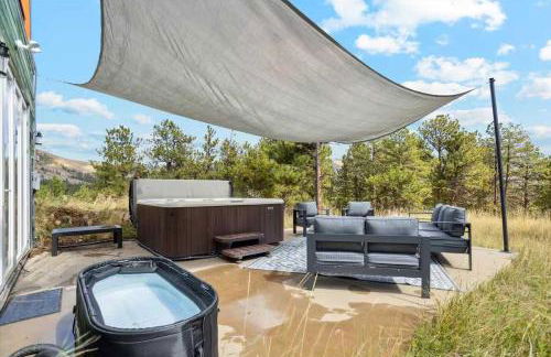 15 min to Boulder Rope Course Hot Tub & Views - Photo 6