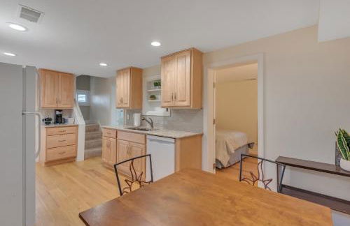 Amazing Lakefront Retreat On Long Lake! 2 Bedroom Home by RedAwning - Foto 40