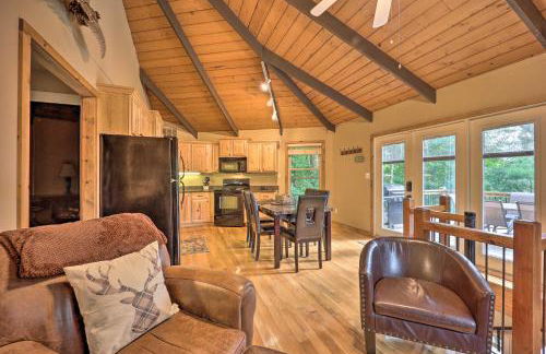 2 Mi to Skiing! Wooded Beech Mtn Retreat with Decks - Foto 38