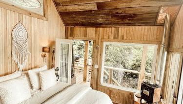 Stunning Pet-Friendly Treehouse for Relaxing Glamping Retreats in North Carolina - Foto 2