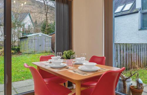 Cheerful Stays: 4 Bedroom Cottage in Arrochar - Foto 33