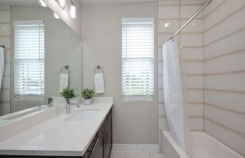 Two Townhomes - Hot Tubs and Rooftop Balconies - Foto 31