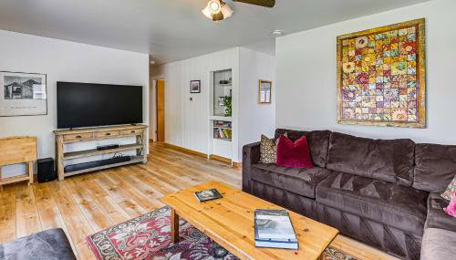 Walk to Flathead Lake Airy Home with Mtn Views! - Foto 2