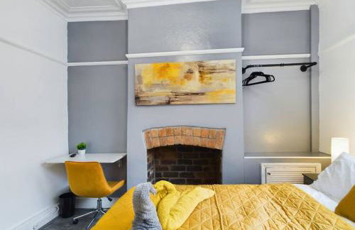 Cliff House By RMR Accommodations - NEW - Sleeps 8 - Modern - Parking - Foto 40