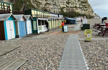 Beer Bakery Cottages - Charming Cottage Retreat - 2 mins from Beach with Car Parking space - Foto 11