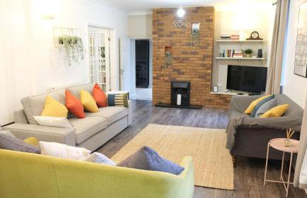 Lovely 5 Bedroom Home w Garden near Northampton - Photo 35