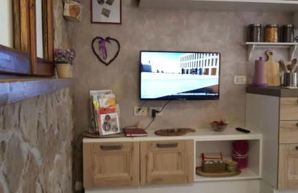 Casetta next to the Creek Dino Buzzati - Photo 8