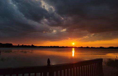 Charming Lakefront Home Hot Tub - Foto 8