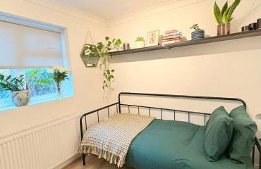 Marlow Family Retreat, Short Stroll into Town - Photo 27