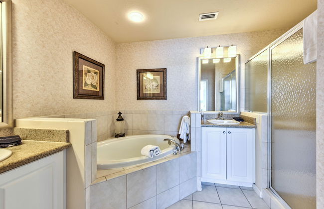 Asiago Vacation Rental at Lely Resort. Newly Furnished 2-Bedroom Condo with Stunning Lake & Golf Views. Spacious Retreat with Private Lanai, Resort Pool, Hot Tub and Gym Access - Foto 20