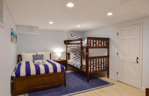 Roof Deck, Walk to Forest Beach, Fire Pit! - Foto 17