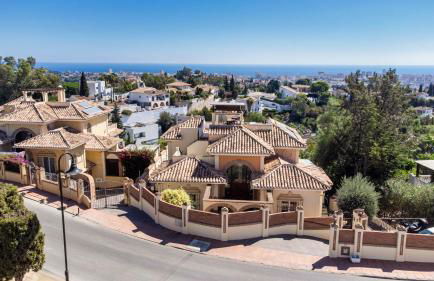 Infinity pool mansion by Costarentals - Ref 85 - Photo 60