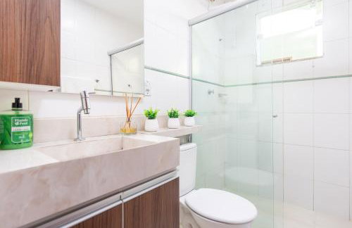 Refúgio Tropical Casa de Praia com Piscina e 4 Suítes e garagem 3 carros, 800 mtrs da praia internet 700 mbps, condomínio privado com pista de skate , quadra de futevôlei , campos e quadras de futebol! - Foto 29