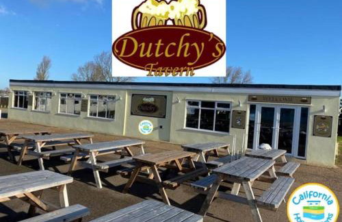 Beautifully appointed 2 storey chalet with access to outdoor swimming pool - 5 minute stroll to miles of sandy beach - Near to the Norfolk Broads & Great Yarmouth - Foto 23