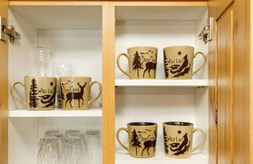 The Moccasin Lodge with Hot Tub and Fire Pit Escape - Foto 39