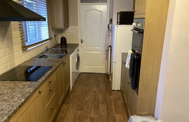 Spacious Detached Bungalow With Ample Parking - Foto 28