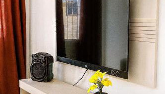 Casa Confortável com duas vagas de garagem e ótima localização - Foto 1