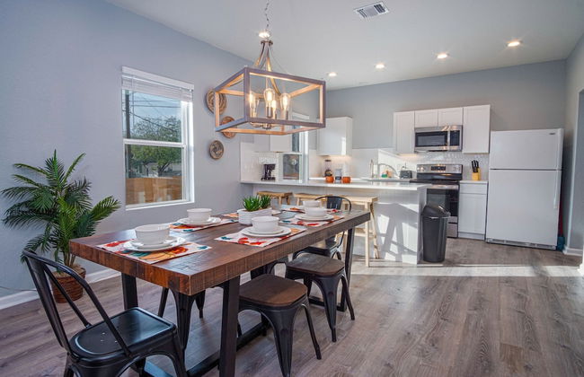 Downtown Dream Home Spacious 4br/2ba Sleeps 12! - Foto 17